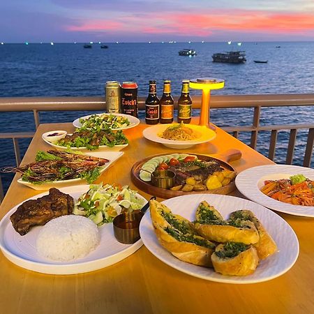 Sunset Sorrento Phu Quoc Aparthotel Exterior photo