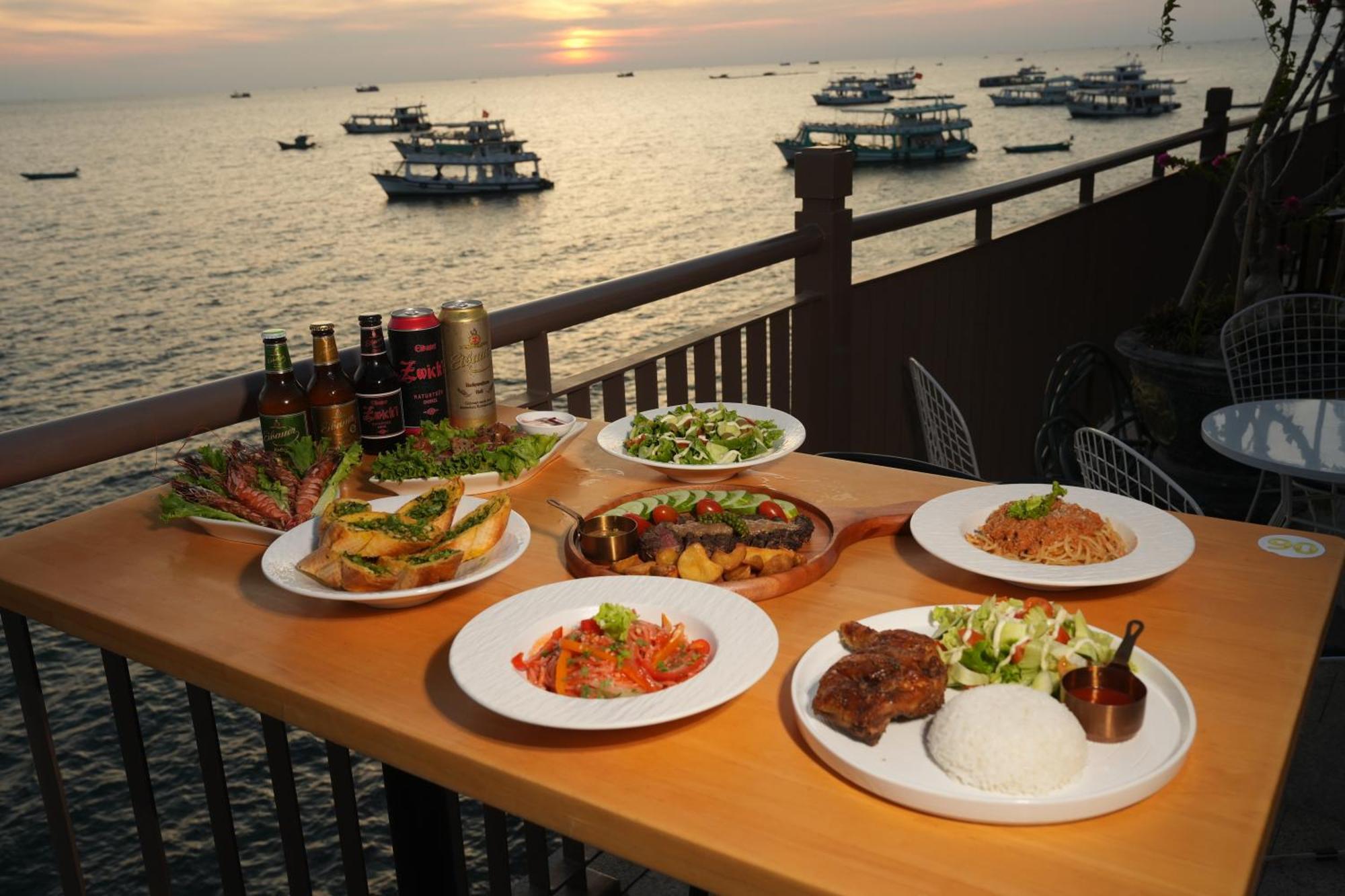 Sunset Sorrento Phu Quoc Aparthotel Exterior photo