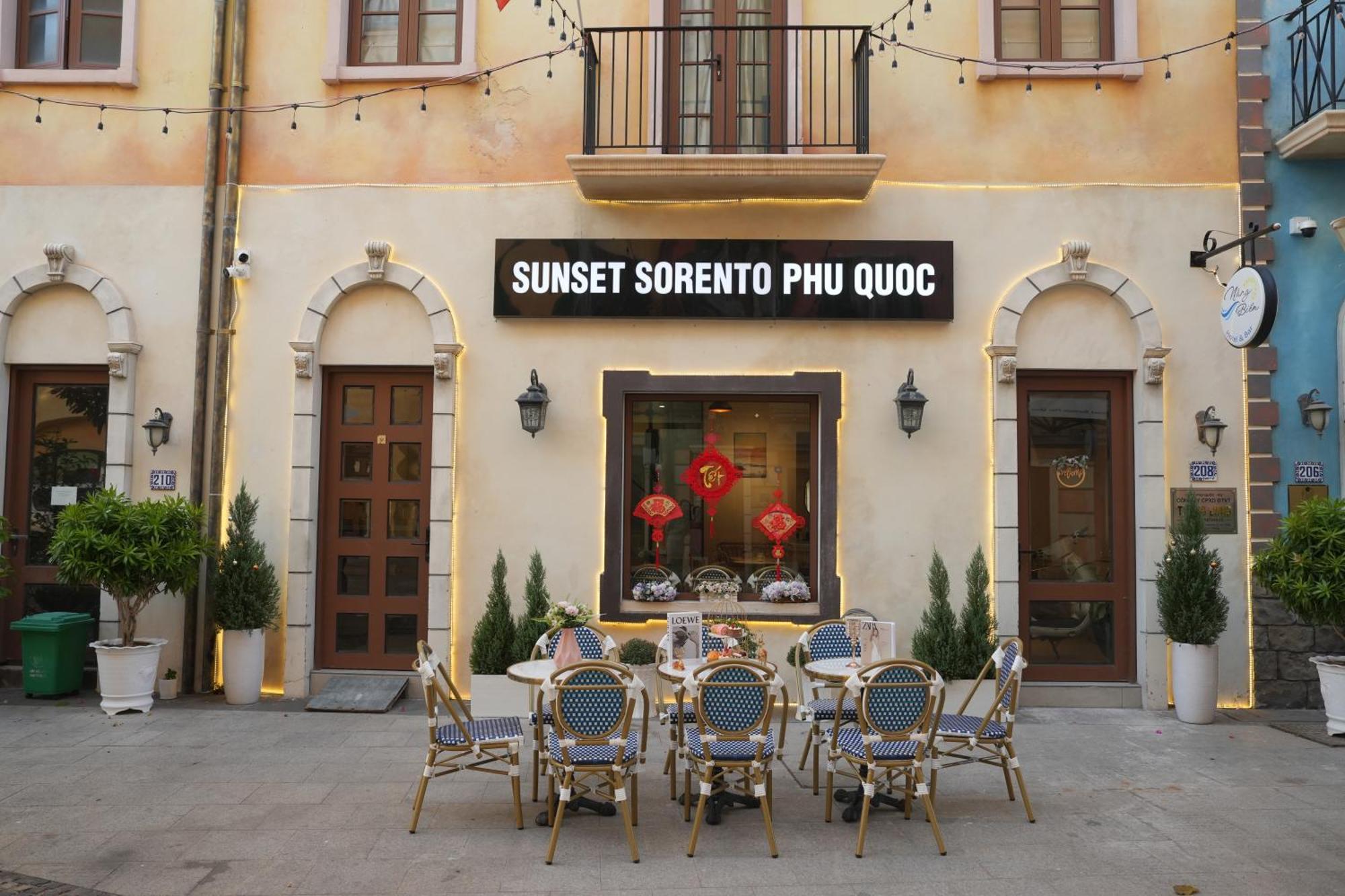 Sunset Sorrento Phu Quoc Aparthotel Exterior photo