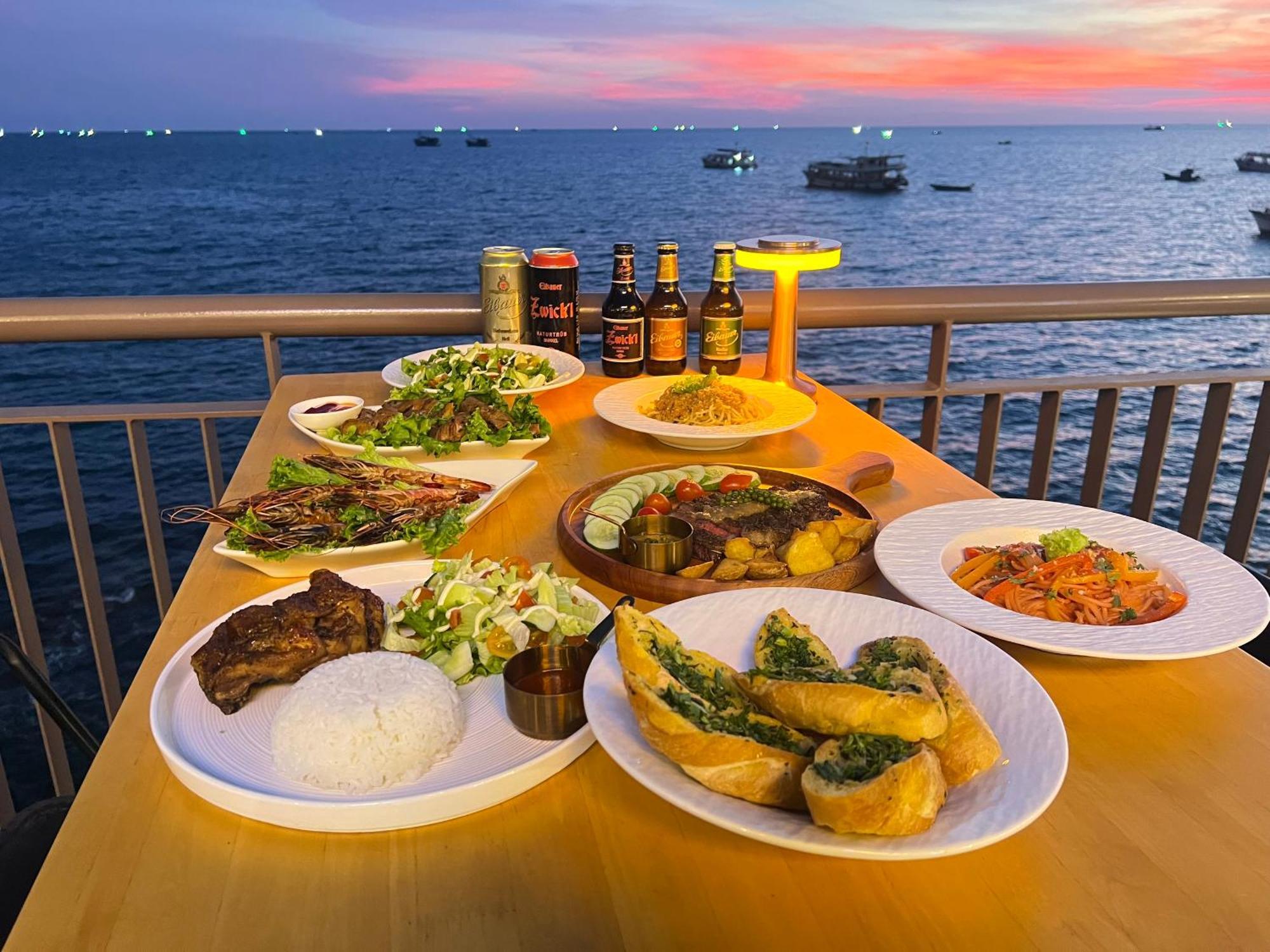 Sunset Sorrento Phu Quoc Aparthotel Exterior photo