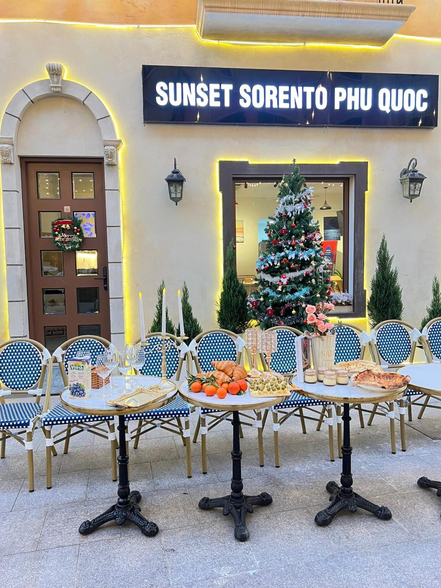 Sunset Sorrento Phu Quoc Aparthotel Exterior photo